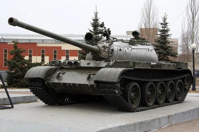 Model Kit Ixchel - Sowjetischer Kampfpanzer T-54 im Maßstab 1:144,