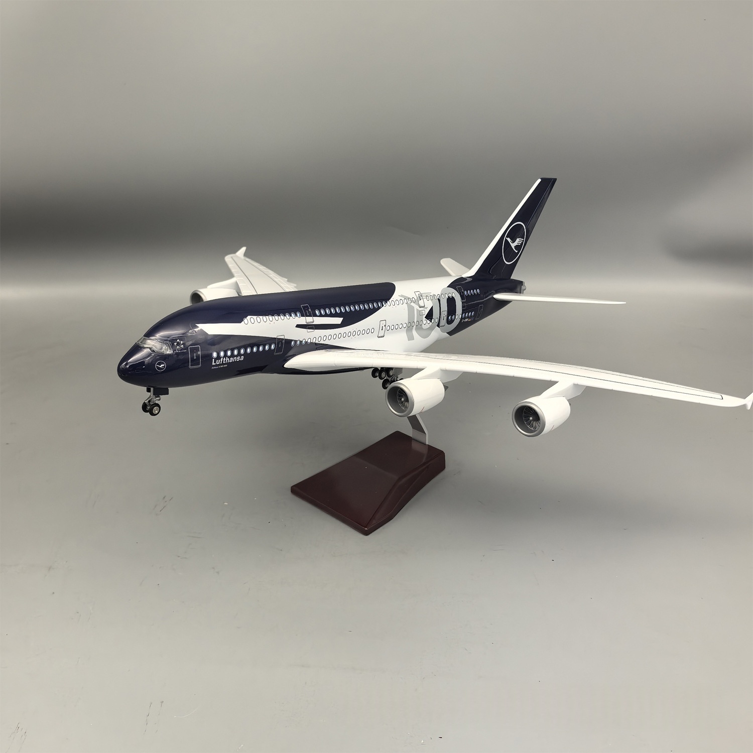 Neues 45cm Lufthansa A380 100  – Model Kit Ixchel Bewertung und Preis