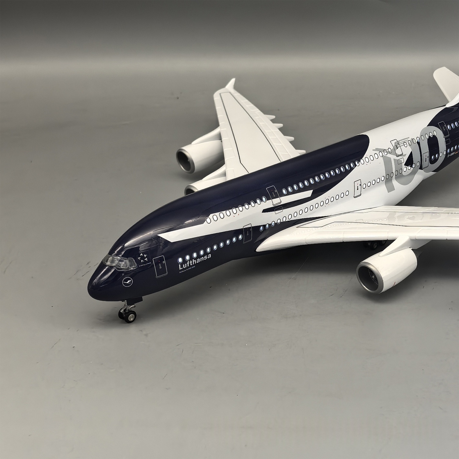 Neues 45cm Lufthansa A380 100  – Model Kit Ixchel Bewertung und Preis